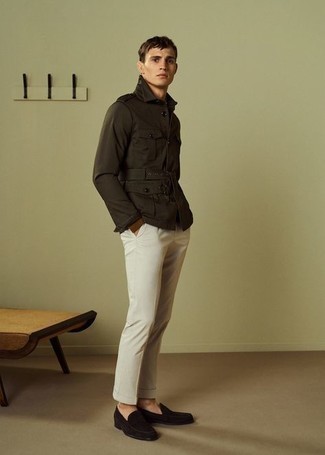 Как носить куртку в стиле милитари с лоферами мужчине