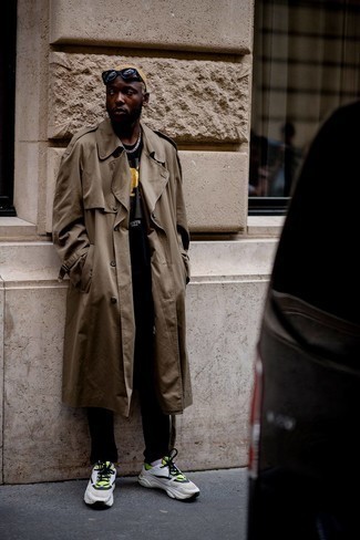 Какие брюки чинос носить с мятными кроссовками