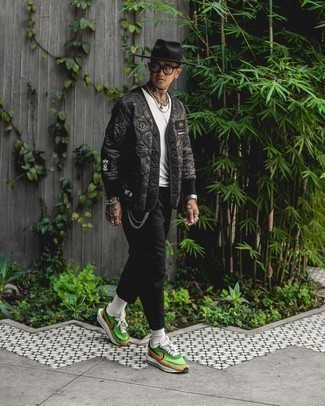 С чем носить мятные кроссовки мужчине