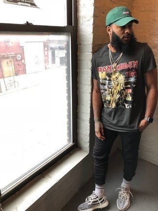 С чем носить мятную бейсболку мужчине