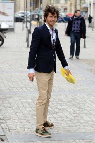 С чем носить мятные ботинки мужчине