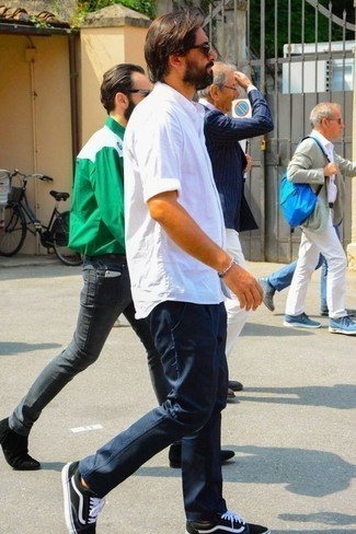 С чем носить мятный браслет мужчине