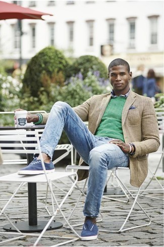 Какие пиджаки носить с мятным вязаным свитером мужчине