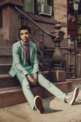 С чем носить мятные низкие кеды из плотной ткани мужчине