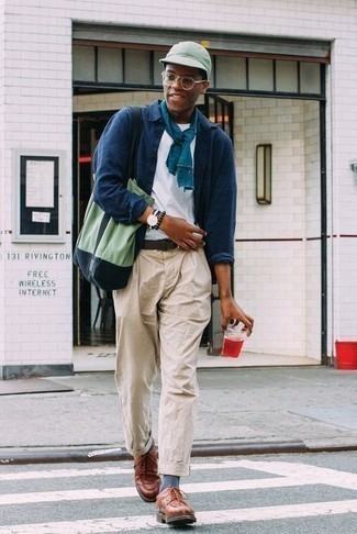 С чем носить мятную большую сумку из плотной ткани мужчине