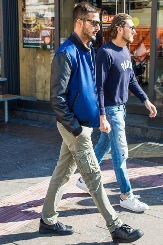 С чем носить мятные брюки карго