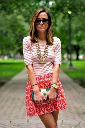 С чем носить мятный клатч