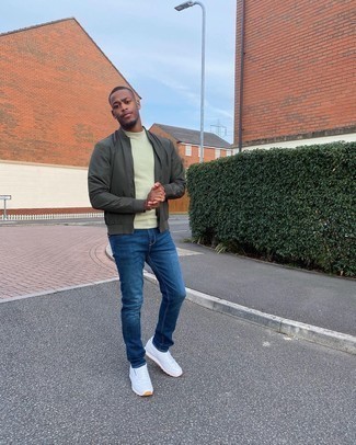 С чем носить мятную футболку с круглым вырезом мужчине