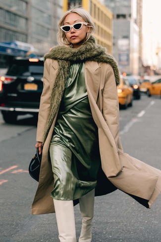 С чем носить мятное платье