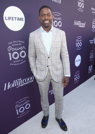 С чем носить мятную классическую рубашку мужчине