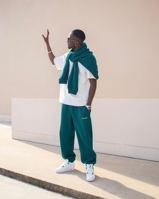 С чем носить мятные кожаные низкие кеды мужчине