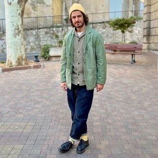 Какие джинсы носить с мятной рубашкой с длинным рукавом мужчине