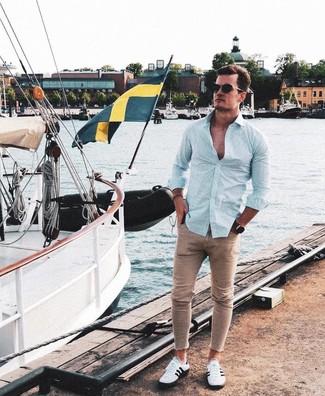 С чем носить мятную рубашку с длинным рукавом мужчине