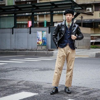 Какие брюки чинос носить с мятной рубашкой с коротким рукавом