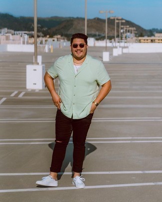 Какие майки носить с мятной рубашкой с коротким рукавом мужчине