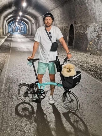 С чем носить мятные шорты мужчине