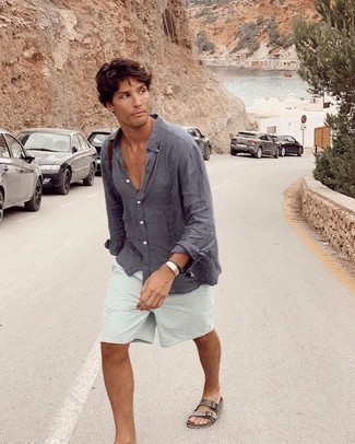 Какие рубашки с длинным рукавом носить с мятными шортами мужчине