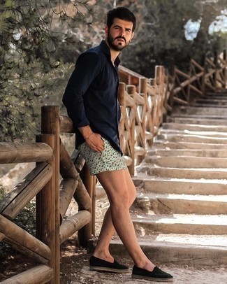 С чем носить мятные шорты для плавания