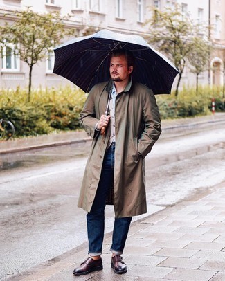 Как носить монки с плащом