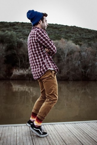 С чем носить разноцветные носки с ромбами мужчине