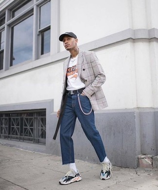 Какие пиджаки носить с разноцветными кроссовками мужчине