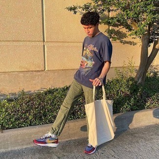 Какие брюки карго носить с разноцветными кроссовками