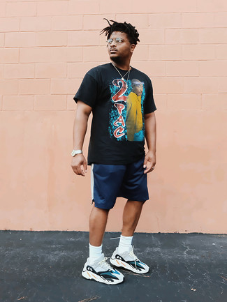 Какие шорты носить с разноцветными кроссовками мужчине