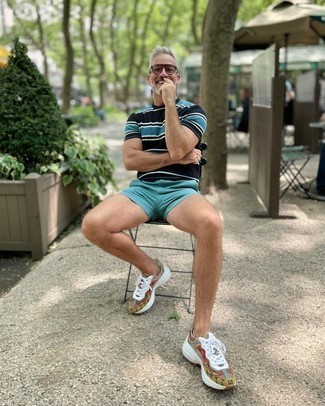 Какие шорты носить с разноцветными кроссовками мужчине