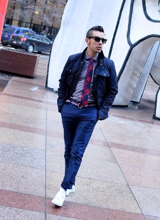 С чем носить разноцветный ремень мужчине