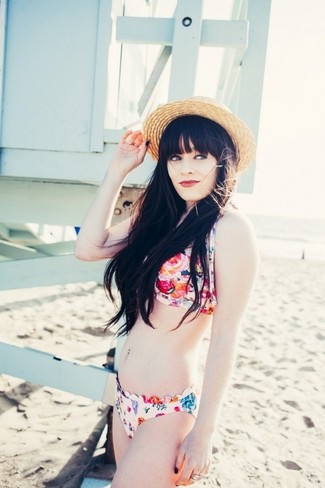 С чем носить разноцветные трусиков бикини