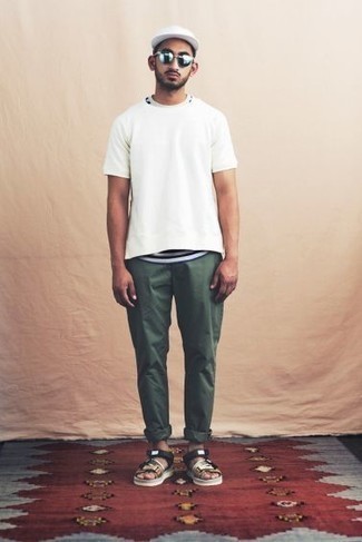 С чем носить разноцветные сандалии из плотной ткани мужчине