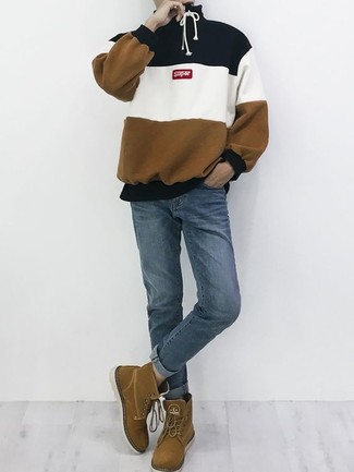 С чем носить разноцветный худи в горизонтальную полоску мужчине