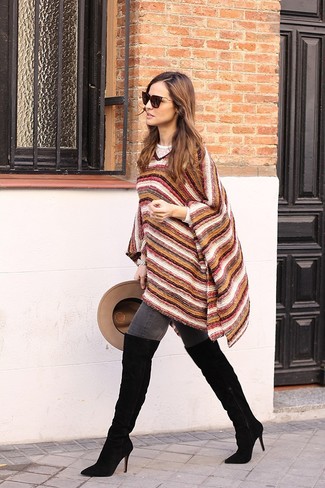 С чем носить разноцветное пончо в горизонтальную полоску