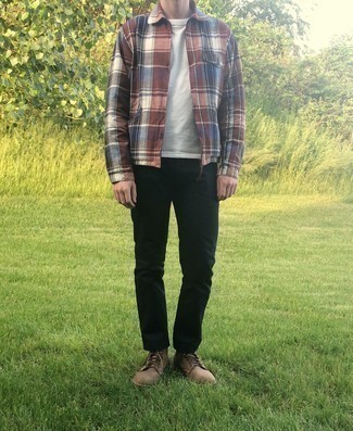 С чем носить разноцветную куртку мужчине