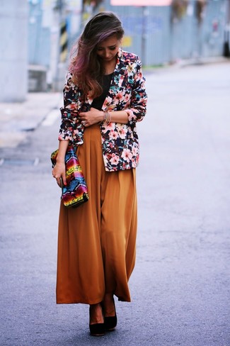 С чем носить разноцветную кожаную сумку женщине