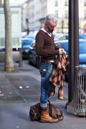 С чем носить разноцветную кожаную дорожную сумку мужчине