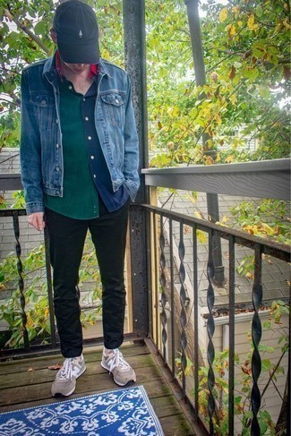 Какие брюки чинос носить с разноцветной рубашкой с длинным рукавом