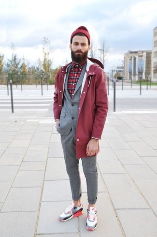 Какие дождевики носить с разноцветными низкими кедами мужчине