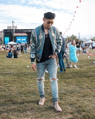 С чем носить разноцветный бомбер с принтом мужчине