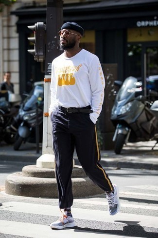 С чем носить разноцветные носки с принтом мужчине