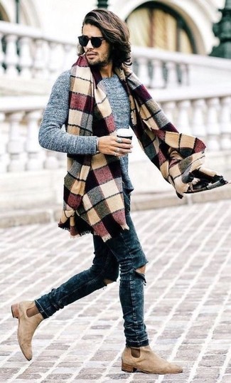 С чем носить разноцветный шарф мужчине