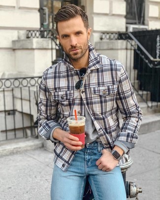 С чем носить разноцветную куртку-рубашку мужчине