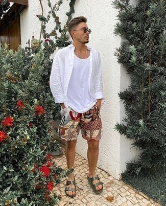 С чем носить разноцветные шорты мужчине