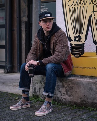 С чем носить разноцветные слипоны мужчине