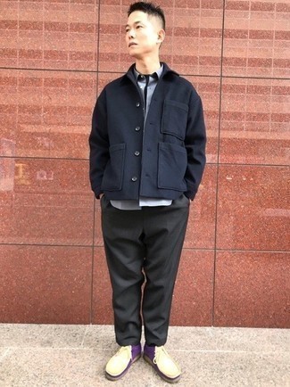 С чем носить разноцветные замшевые ботинки дезерты