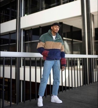 С чем носить разноцветный свитер мужчине