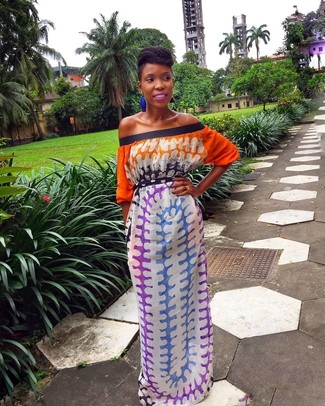 С чем носить разноцветное платье-макси c принтом тай-дай