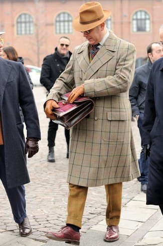 С чем носить разноцветный галстук мужчине