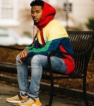 Какие кроссовки носить с разноцветной ветровкой мужчине