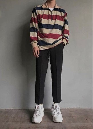 Какие кроссовки носить с разноцветным свитером с воротником на молнии мужчине